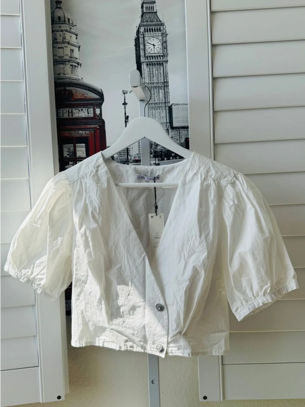 ZARA White Puff-Sleeve Cropped Buttoned Top